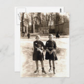 1925 Girlfriends Ice Skaten Postkarte (Vorne/Hinten)