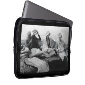 1928 Art Deco Flapper Mode Vogue Fotoshooting Laptopschutzhülle (Vorne Rechts)