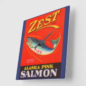 1930s Zest pink salmon can label Quadratische Wanduhr (Winkel)