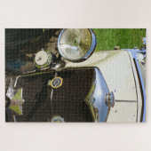 1934 Riley 9 Lynx Tourer bei der Kathedrale von We Puzzle (Horizontal)