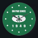 1949 70. Geburtstag für Golfspieler Große Wanduhr<br><div class="desc">Diese lustige 70. Geburtstagswanduhr für Männer,  die Liebegolf "auf Gleichheit seit 1949" sagt! Das perfekte über dem Hügelgeburtstags-Gaggeschenk für Vatis,  Brüder,  Onkel,  Chefs oder jedermann,  die Lieben Golf spielen!</div>