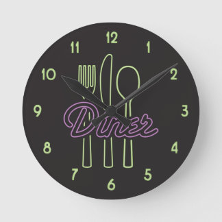 1950s Neon Diner Green, purple silverware Runde Wanduhr