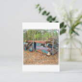 1957 Chevy Nomad Rusting in Wooded Junkyard Postkarte (Stehend Vorderseite)