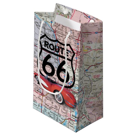 1960 Korvette und Route 66 Zeichen Kleine Geschenktüte (Vorderseite Schrägansicht)