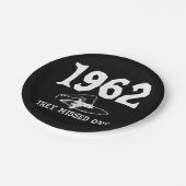 1962 versäumten sie ein Salem HexenHalloween Pappteller (Schrägansicht)