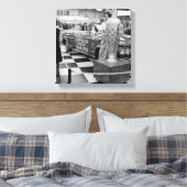 1963 Chicago Auto Show Chrysler Pace Car Woman Leinwanddruck (Insitu (Schlafzimmer))