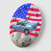 1965 Chevy Impala 327 mit amerikanischer Flagge Große Wanduhr (Winkel)
