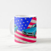1966 Pontiac Le Mans und amerikanische Flagge Kaffeetasse (Vorderseite Links)
