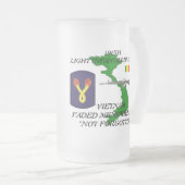 196th Helle mattierte Tasse Inf Vietnam (VorderseiteRechts)
