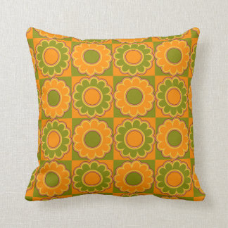 1970er Flower-Power Orange und Olivgrün Retro Kissen