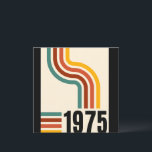 1975 Retro Vintage Poster 50. Geburtstag Einladung<br><div class="desc">.: 1975 .: Retro Styling .: Coordinating Designs verfügbar .: Andere Jahre verfügbar .: Toll zum Geburtstag.</div>