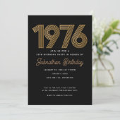 1976 Black and Faux Gold 50th Birthday Invitation  Einladung (Stehend Vorderseite)