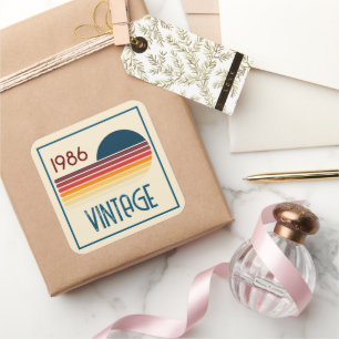 1986 Beige Retro-Streifen-Sonnenuntergang Vintage Quadratischer Aufkleber