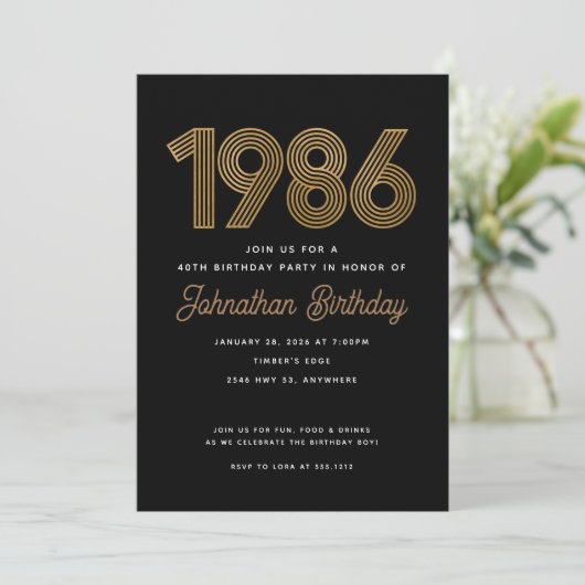 1986 Black and Faux Gold 40th Birthday Invitation Einladung (Stehend Vorderseite)