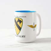 1. BATTALION 227. LUFTVERKEHR 1. KAVALRY  ZWEIFARBIGE TASSE (VorderseiteRechts)