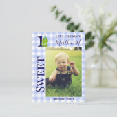 1. Birthday Frosch Karierte Party Einladung Postkarte (Stehend Vorderseite)