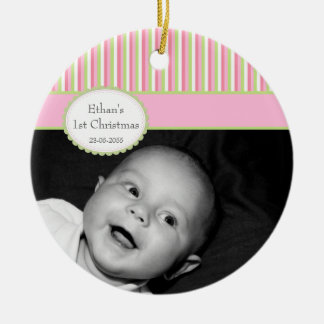 1. Foto des rosa Limonen Streifen-Babys Weihnachts Keramik Ornament