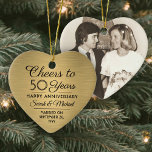 1 Foto JEDER Jubiläum Cheers Black & Gold Heart Keramik Ornament<br><div class="desc">Glücklicher Jahrestag! Feiern Sie jedes Jahr Hochzeitstag mit einem maßgeschneiderten Foto Schwarz-Gold herzförmigen Keramik-Ornament. Bild, Anzahl der Jahre, Paarnamen und Ehedatum auf dieser Vorlage sind einfach zu personalisieren. Das Design besticht durch goldfarbene Imitate mit metallischem Hintergrund, Vintage Deko-Stil, elegante Skriptkalligraphie und ein Foto Ihrer Wahl. Dieses stilvolle, moderne Shepake-Ornament fügt...</div>