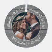 1 Foto Mr. & Mrs. First Christmas Imitate Gray Woo Ornament Aus Glas (Rückseite)