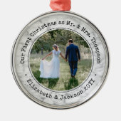 1 Foto Newlyweds Erstes Weihnachtsfest Imitate Mar Ornament Aus Metall (Vorne)