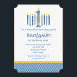 1. Geburtstag Chanukkas Einladung<br><div class="desc">Niedlicher personalisierter Entwurf für das 1. Chanukka des Babys und Geburtstag mit neun blauen Kerzen,  die wie ein menorah aussehen. Große Nr. 1 mit Davidsstern Und kundengerechten Text. PinkInkArt Vorlage!</div>