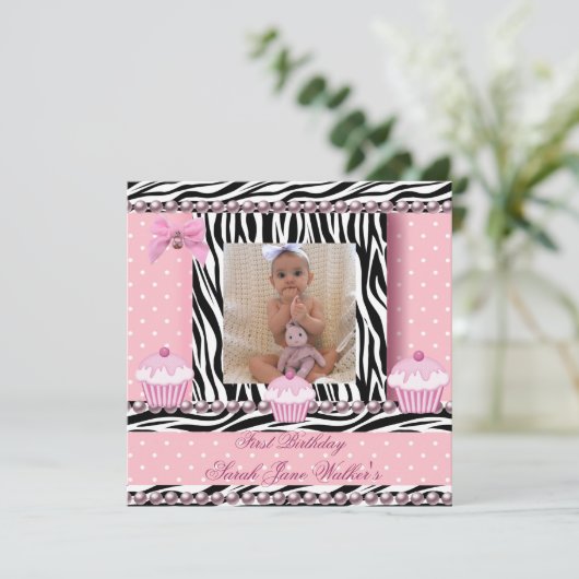 1. Geburtstag Girl Pink Cupcakes Zebra Baby Einladung (Stehend Vorderseite)