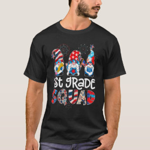 1. Grade Squad Gnomies Feuerwerk Niedlich Kids Hap T-Shirt