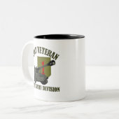1. ID Veteran - M109 Howitzer Zweifarbige Tasse (Vorderseite Links)