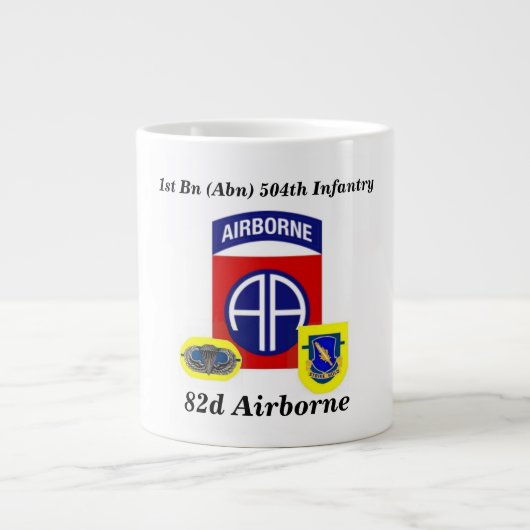 1. Im Flugzeug riesige Tasse Bn(Abn) 504. Inf 82. (Vorderseite)