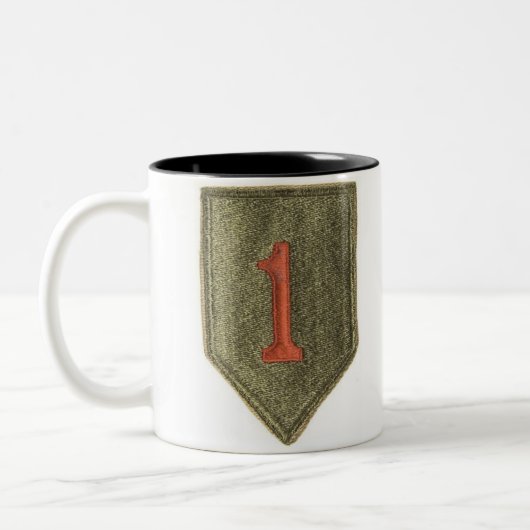 1. Infanterie-Abteilungs-Tasse Zweifarbige Tasse (Links)