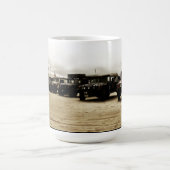 1. Jährliche Pismo Strand-Hummer-Invasion Kaffeetasse (Mittel)