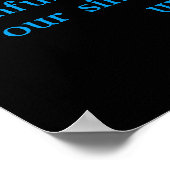 1 John 1:9 Baby Junge fischen im Fluss. Poster (Ecke)