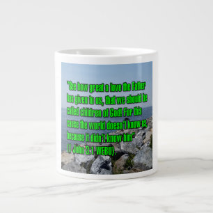 1. John 3:1 WEBU-Tasse Jumbo-Tasse