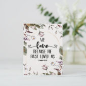 1 John 4:19 Wir Liebe, weil er uns zum ersten Mal  Postkarte (Stehend Vorderseite)
