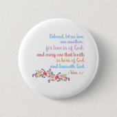 1 John 4:7 Bible Verse Regenbogentext Button (Vorderseite)