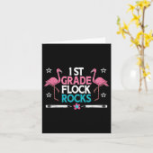 1. Klasse Flock Rocks Flamingo Lehrer Student Kind Karte (Gelbe Blume)