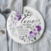 1 Korinther 13:4 Liebe ist Patient Violet Floral Button (Beispiel)