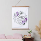 1 Korinther 13:4 Liebe ist Patient Violet Floral Wandteppich Mit Holzrahmen (Schlafzimmer)