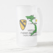 1. Mattierte Tasse Kavallerie-Vietnams (VorderseiteRechts)
