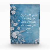 1 Peter 5:7 “Cast All Your Anxiety” Blue Floral Fotoblock (Vorderseite)