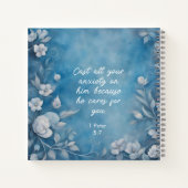 1 Peter 5:7 “Cast All Your Anxiety” Blue Floral Notizblock (Rückseite)
