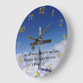 1 Peter 5:7 Moulin Peak Cross Große Wanduhr (Winkel)
