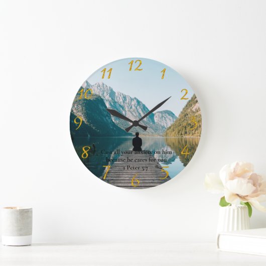 1 Peter 5:7 sitzt auf dem Dock Große Wanduhr (Zuhause)