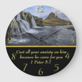 1 Peter 5:7 Wasserfälle im Tal Große Wanduhr (Vorderseite)