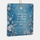 1. Petrus 5,7 „Alle eure Sorge“ Blaue Blumen Keramikornament (Rechts)