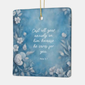 1. Petrus 5,7 „Alle eure Sorge“ Blaue Blumen Keramikornament (Links)