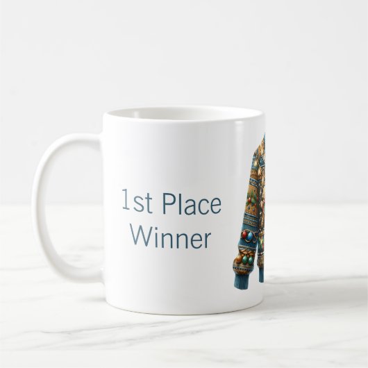 1. Platz Gewinner Ugly Sweater Contest Tree Lights Kaffeetasse (Links)