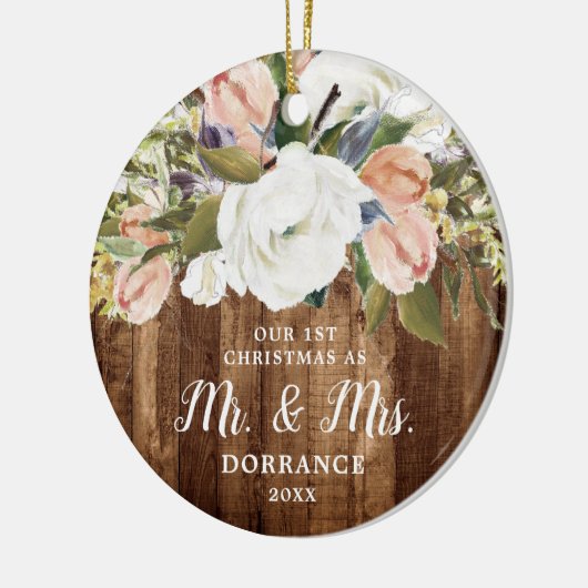 1. Weihnachten als Mr. & Mrs. Personalisiert Rusti Keramik Ornament (Links)