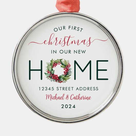 1. Weihnachten in unserem neuen Zuhause-Grünkranz Ornament Aus Metall (Vorne)