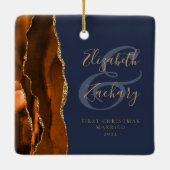 1. Weihnachts Verheiratet Burnt Orange Agate Navy  Keramikornament (Rückseite)